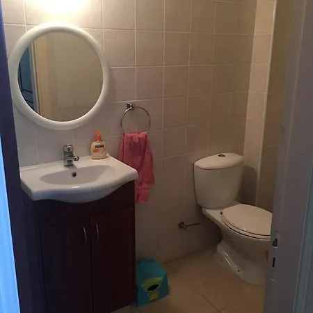 Emy Villa