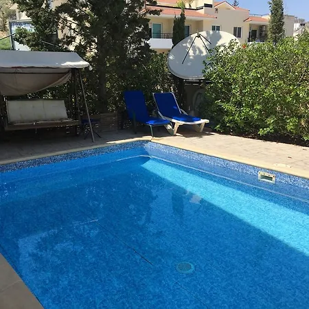 Emy בורוקליני